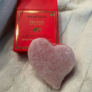 Spongelle Buffer Heart with built in body wash